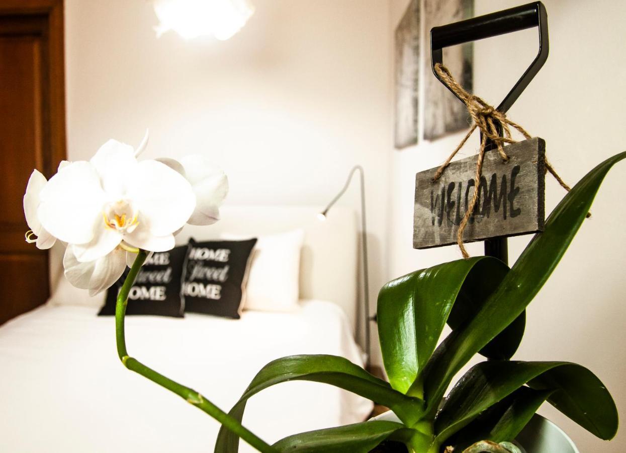 Suite Home Al Centro Di Sassari Buitenkant foto