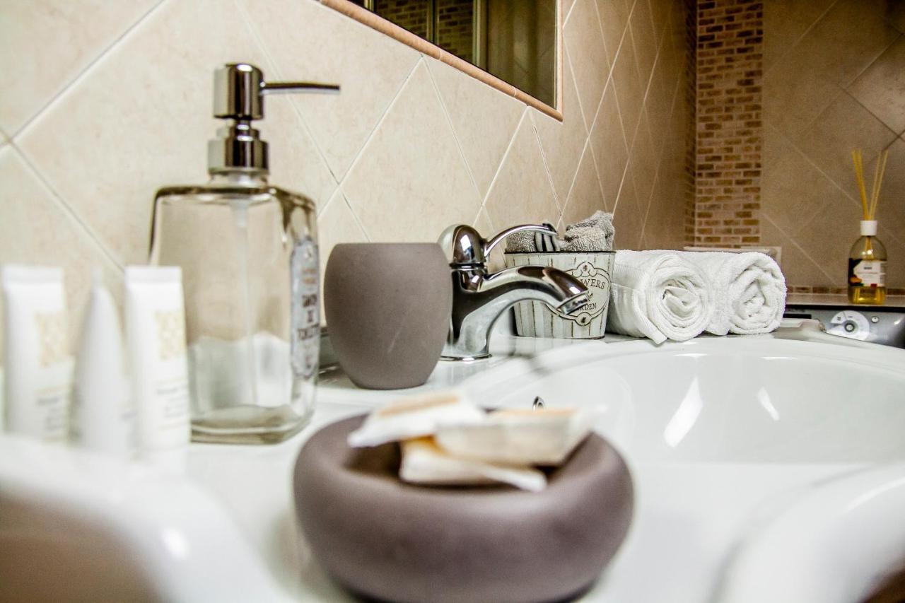 Suite Home Al Centro Di Sassari Buitenkant foto