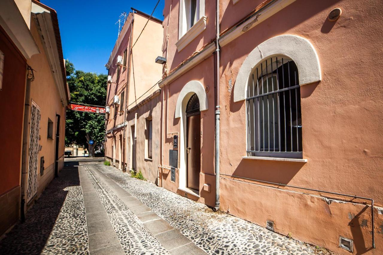 Suite Home Al Centro Di Sassari Buitenkant foto