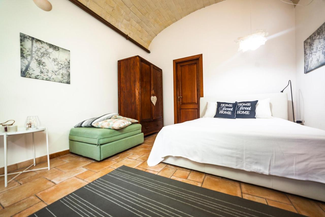 Suite Home Al Centro Di Sassari Buitenkant foto