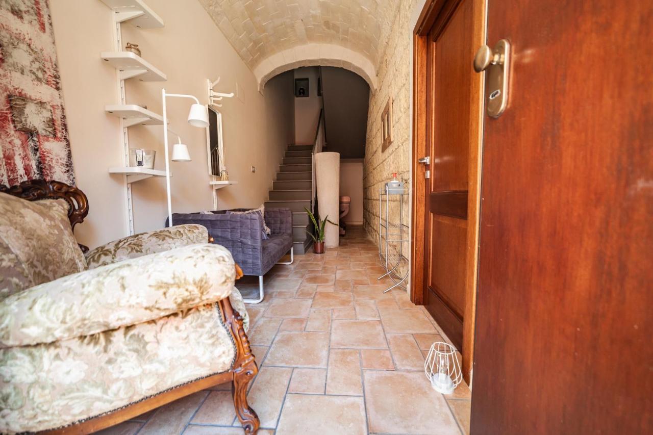 Suite Home Al Centro Di Sassari Buitenkant foto