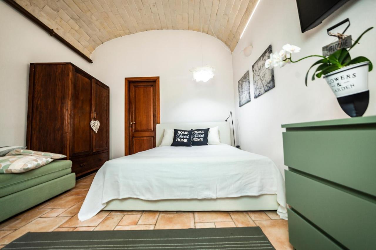 Suite Home Al Centro Di Sassari Buitenkant foto
