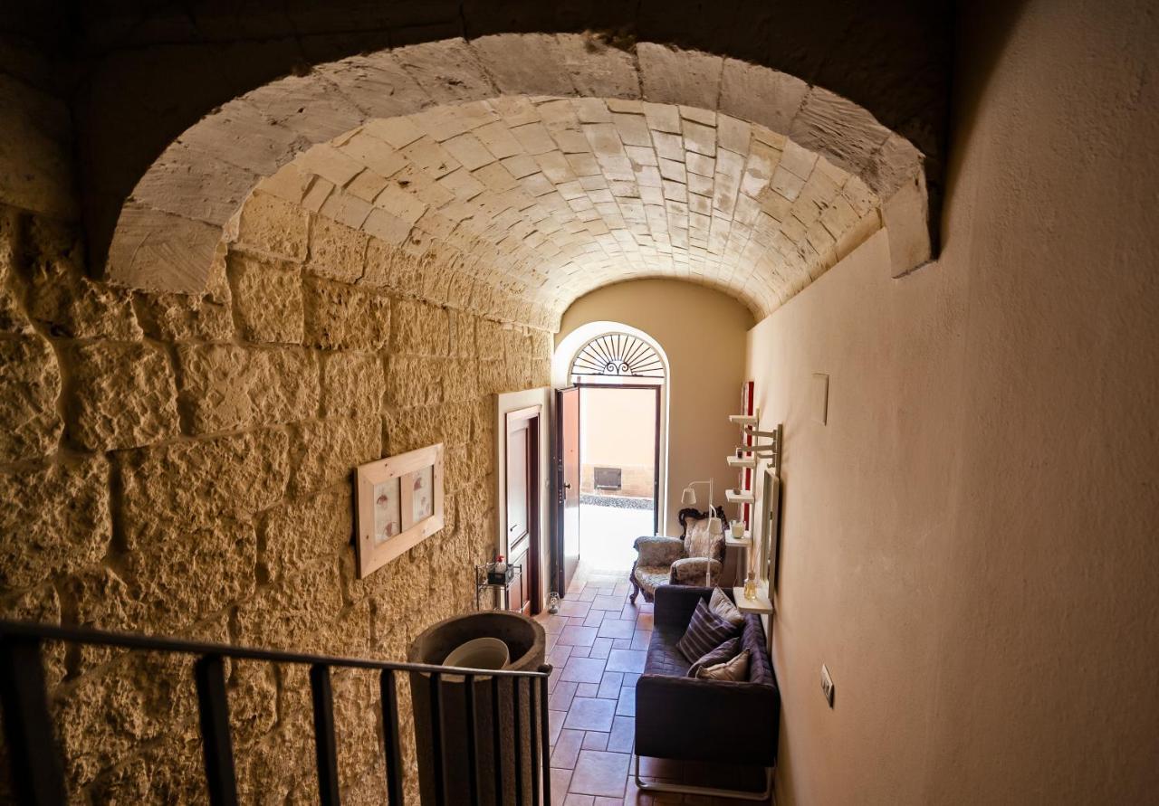 Suite Home Al Centro Di Sassari Buitenkant foto